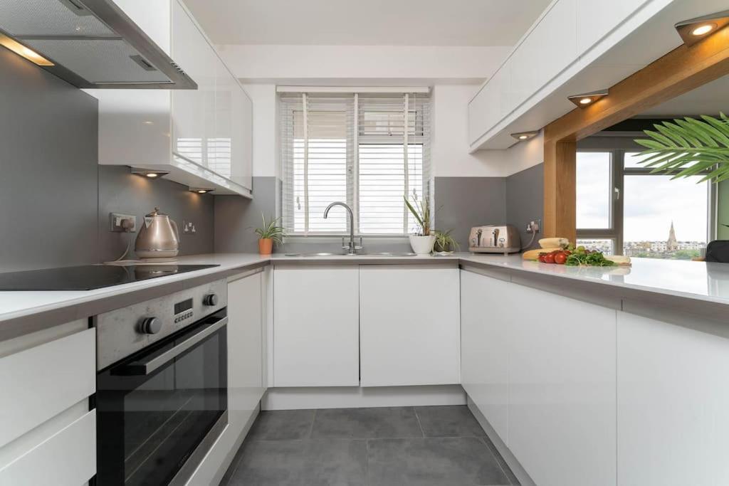 Lovely Apartment With Spectacular Views & Free Parking Brighton Kültér fotó